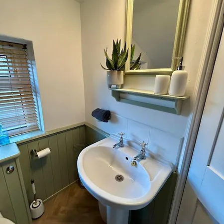 Charming Newly Refurbished Apartment Harrogate