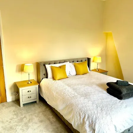 Charming Newly Refurbished Harrogate