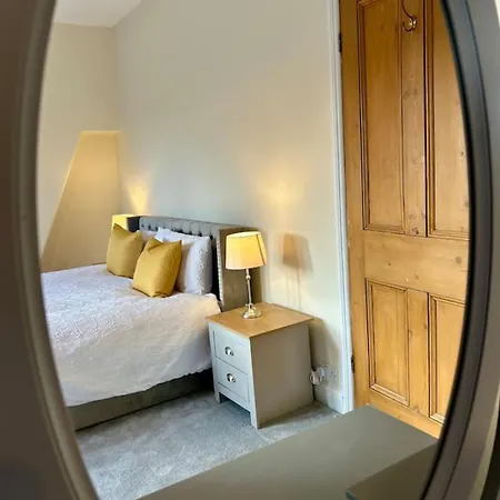 Bright And Modern Apartamento Harrogate